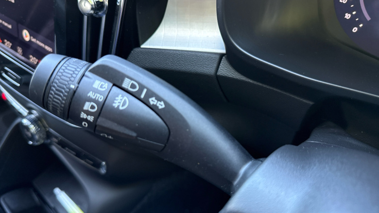 Volvo XC40 2.0 B4P Plus Dark 5dr Auto Petrol Estate